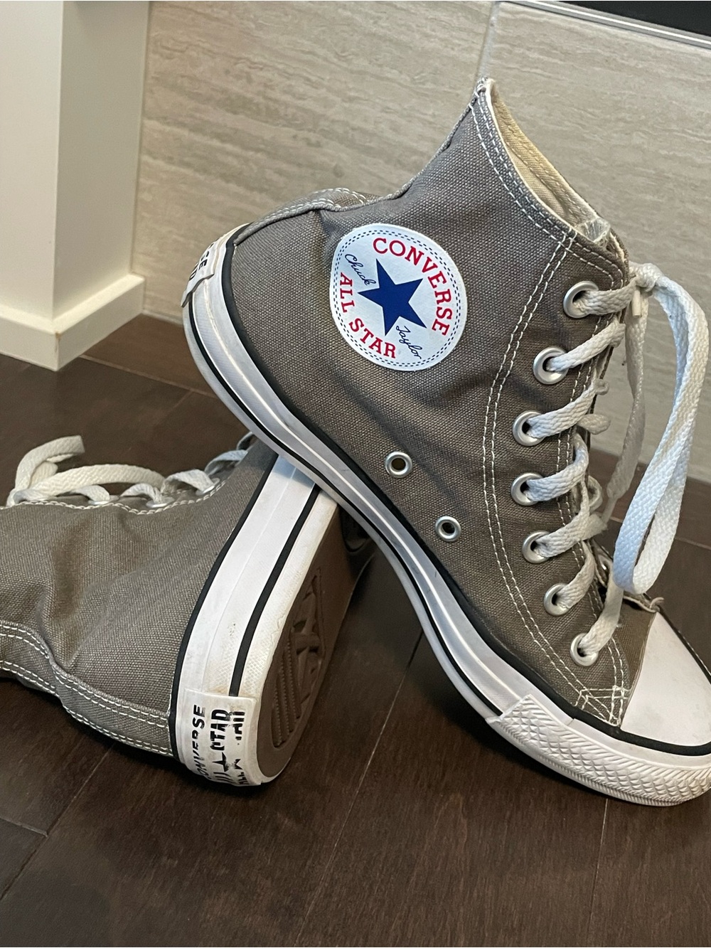 Converse All Star Grey High Top Sneaker Women’s Size 7 Men 5